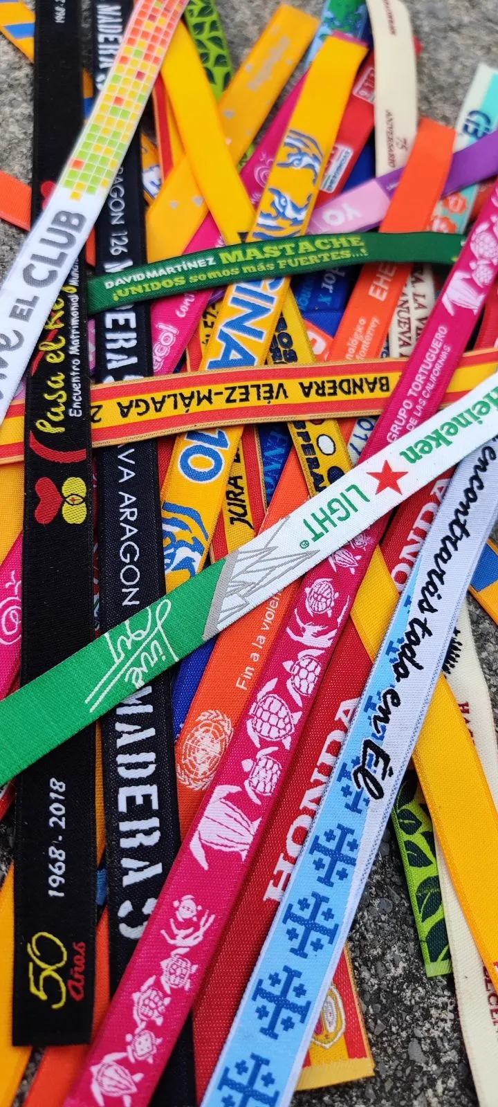 Pulseras bordadas personalizadas